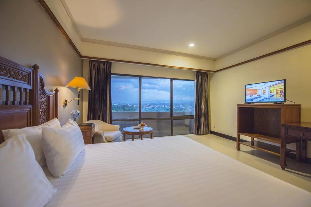 Loei Palace Hotel Exterior photo